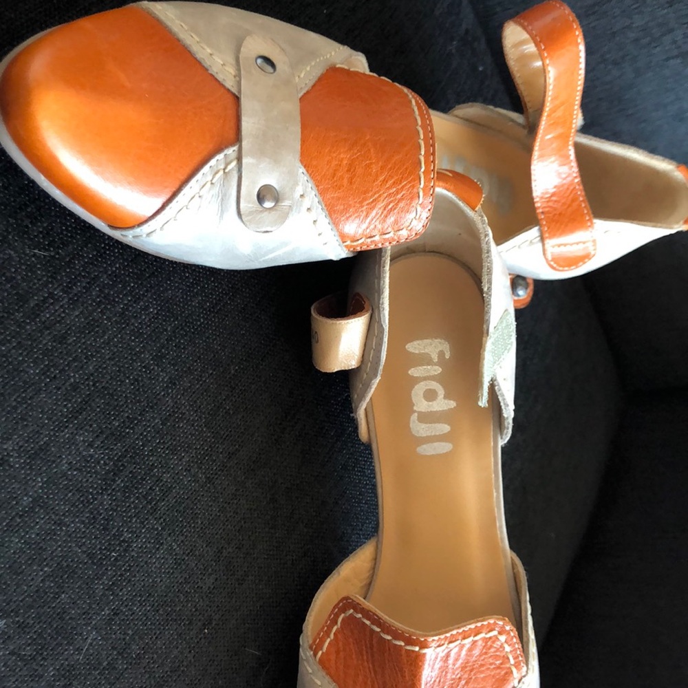 Shoes - Picture 4 of 6